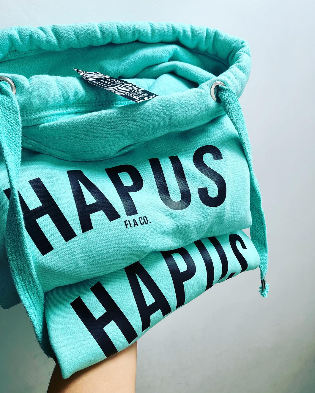 HAPUS cross neck hoodie